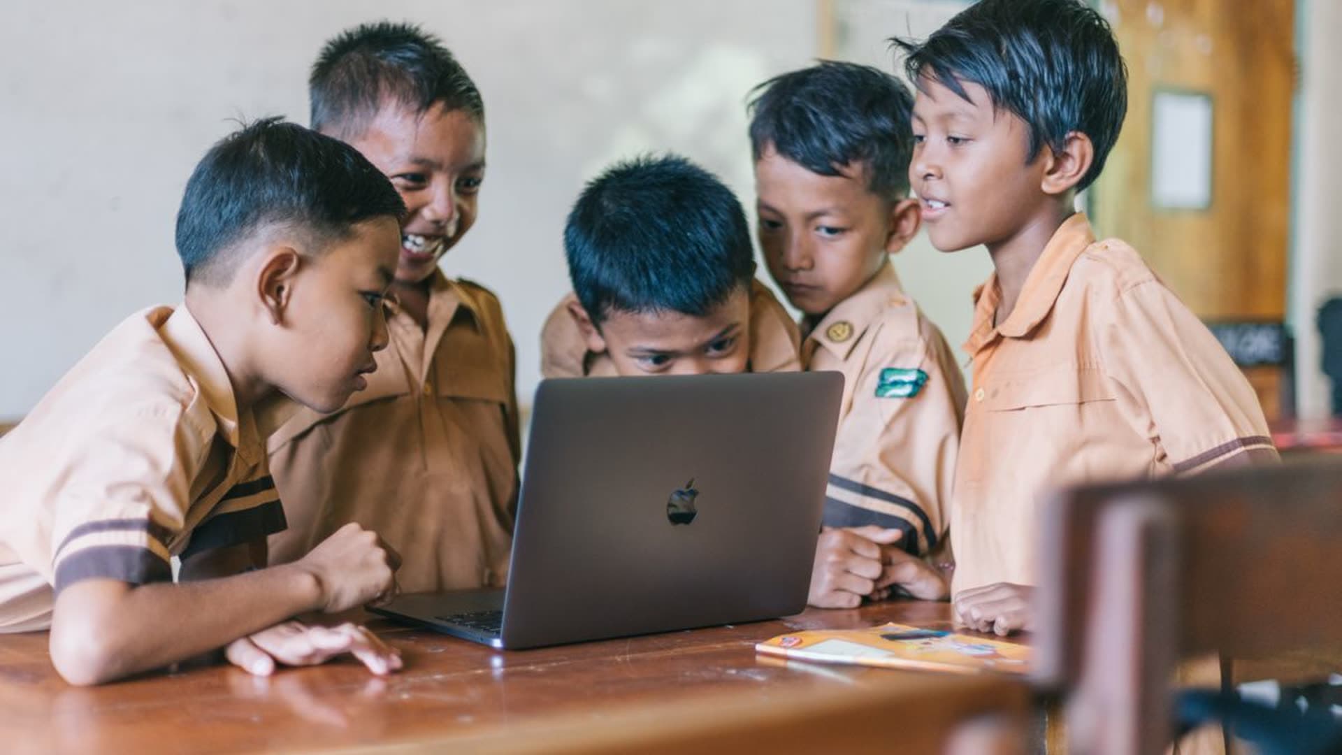 Selamat Datang di SMK Uji MSE7JQLO